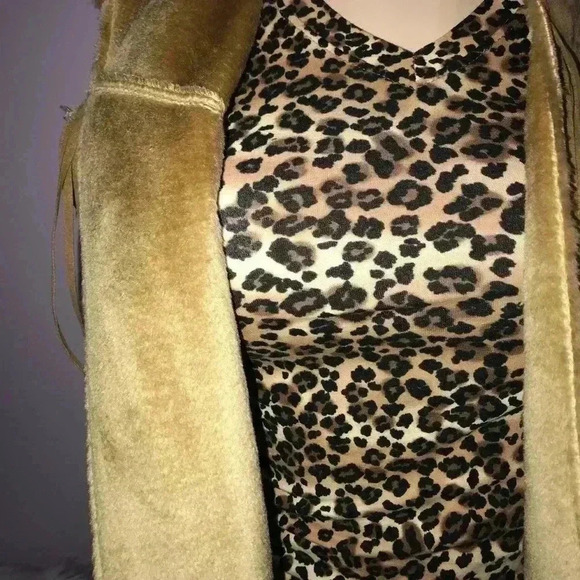 Valerie Stevens Women’s Fringed Brown Suede Vest - Picture 4 of 5